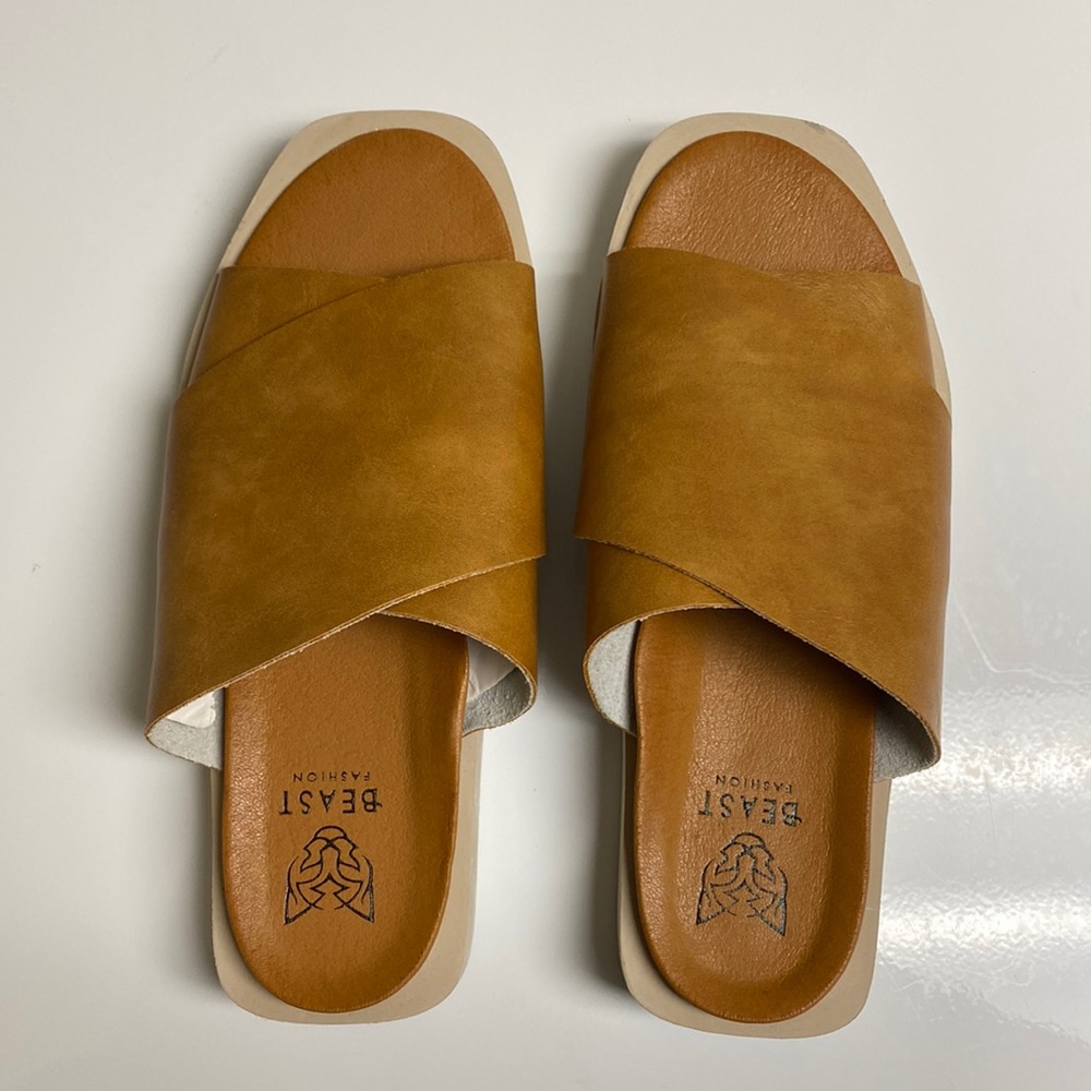 Beast Fashion sandals